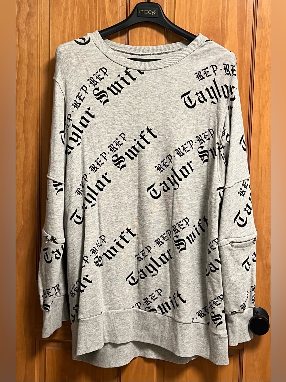 Taylor Swift Reputation Grey Crewneck Sweatshirt Size XL